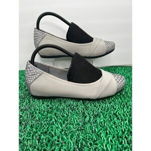 Baretraps Women's Slip-On Flats Gray Black Snakeskin Cap‎ Toe Comfort Size 8.5